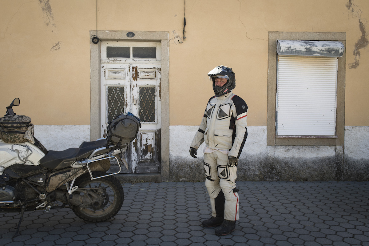 JM from Motonity joined us from Barcelona on his monstruos GS which did quite fine on the dirt the days he decide to follow the off road gang